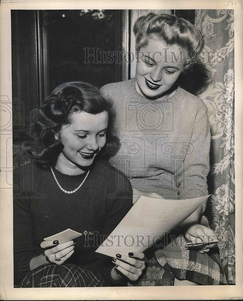 1943 Jennie Bruland &amp; Peggy Fox of Detroit  - Historic Images