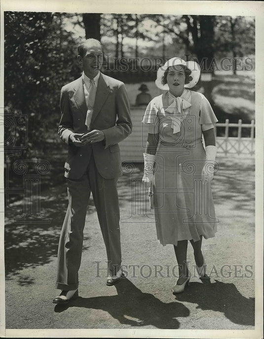 1933 Press Photo Mr Stanley Hepp & Marguerite Brokaw at Greentree Fair - Historic Images