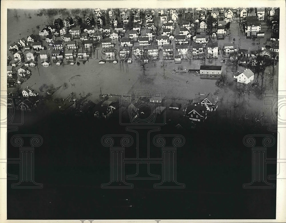 1939 Houses flooding  - Historic Images