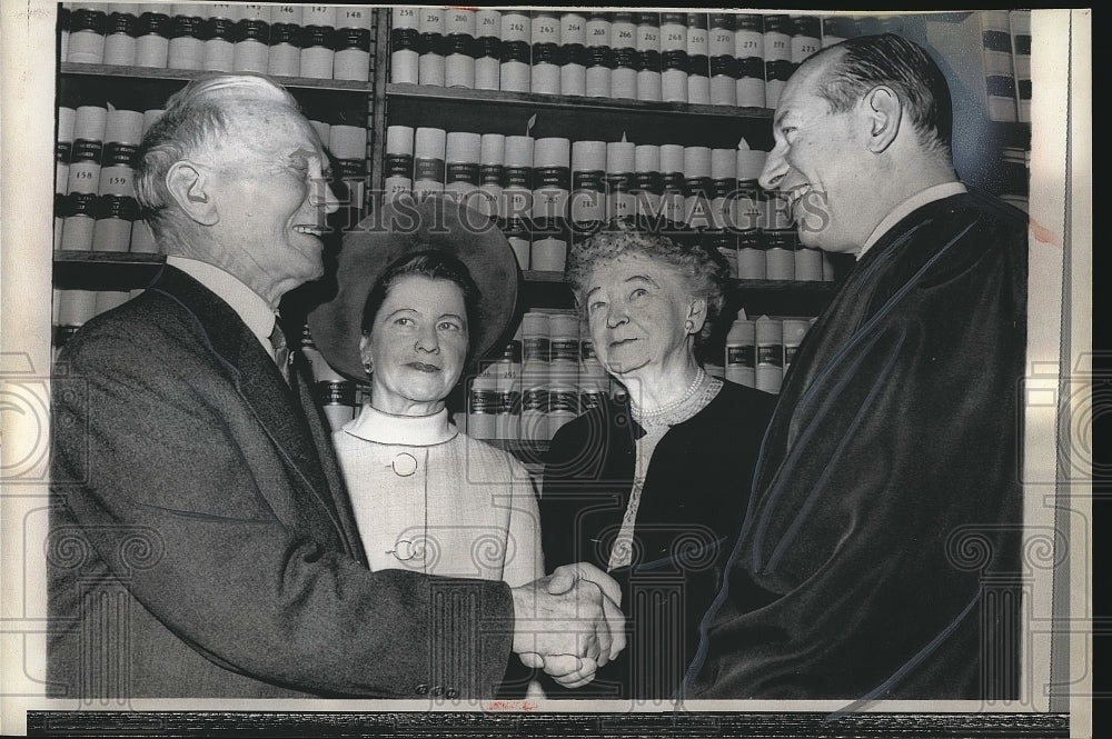 1965 Press Photo Dr. Eugene Agger, Abe Fortas, Mrs. Fortas, Mrs. Agger - Historic Images