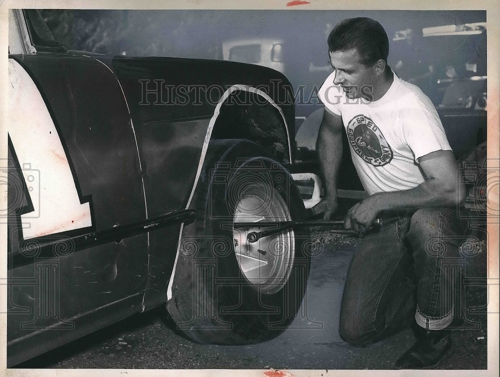 1964 Tom Egret Changing Tire On Car-Historic Images