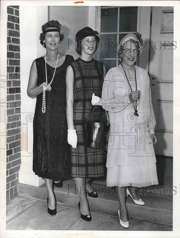 1958 Press Photo Elyria socialites Anne Madden, Suzanne Norris, Mildred Frank - Historic Images