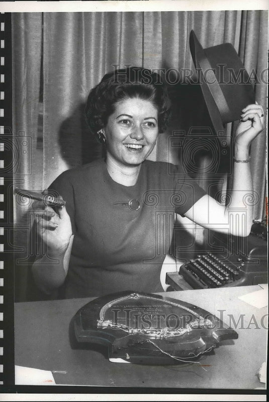 1961 Press Photo Mrs. Curtis Harrison Named City's Man Of The Year In California - Historic Images