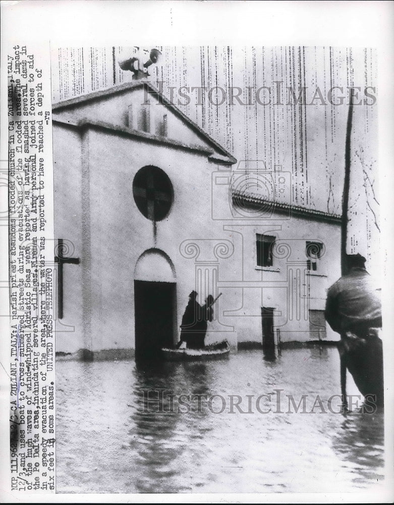 A Parish Priest Abandons Flooded Church In Ca Zuliani Italy - Historic Images