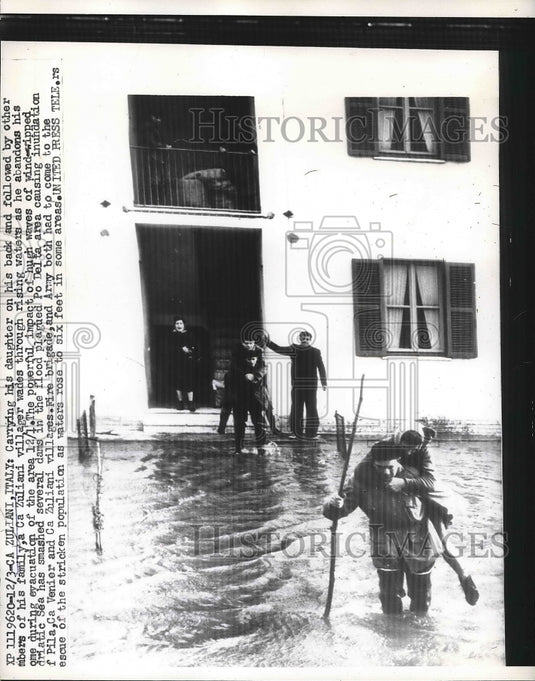 1956 Ca Zuliani Villager Carrying His Daughter With Family In Italy - Historic Images