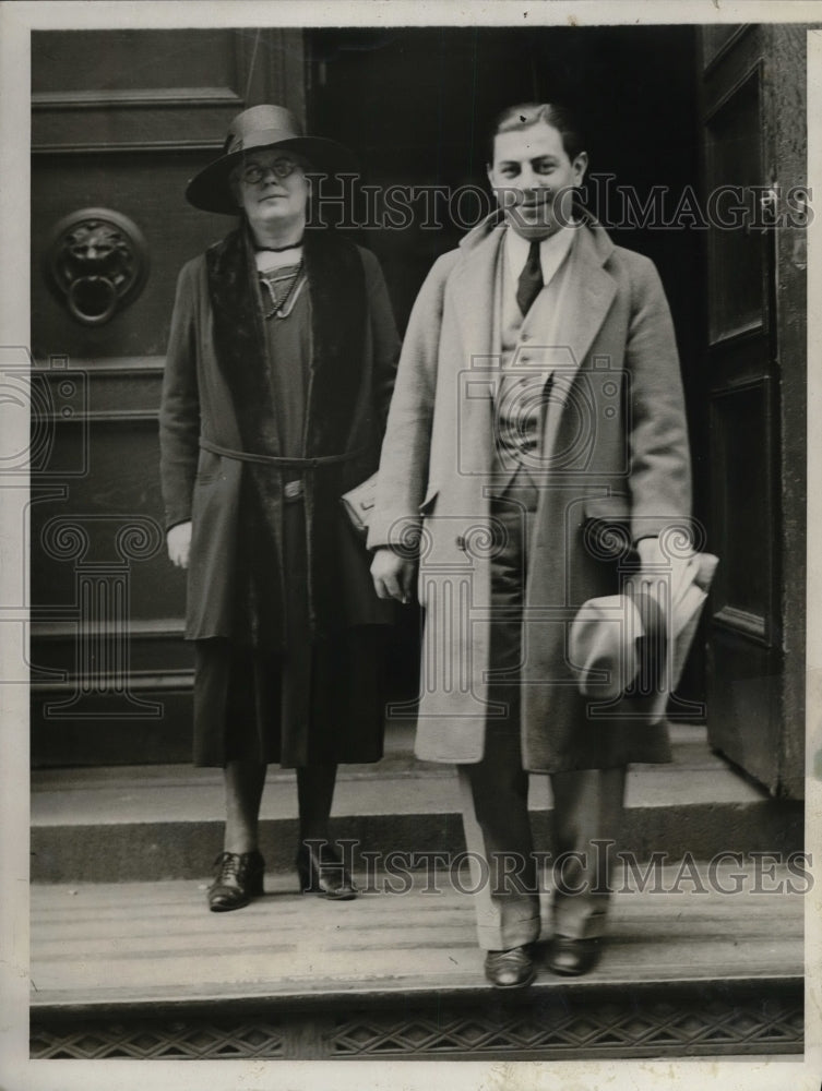 1930 Press Photo Rose Hickey Witness Leaves West Side Court Joseph Treibitz - Historic Images