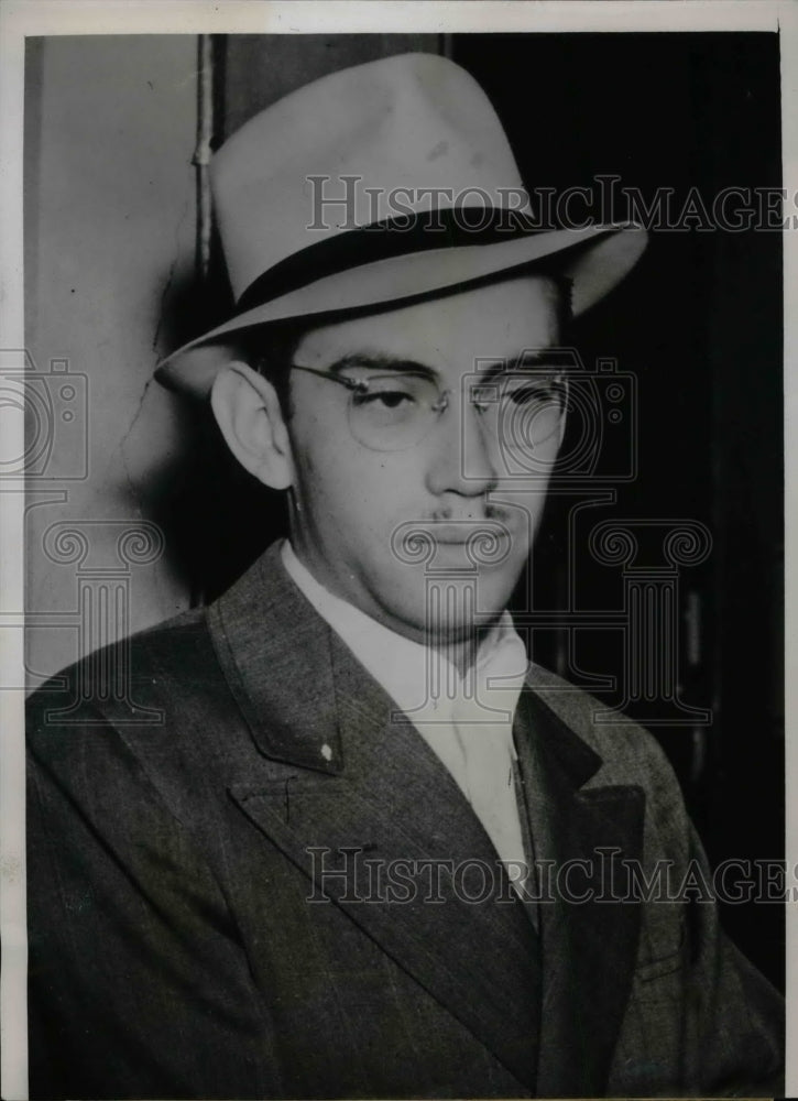 1939 William Hoffman, college student boarder home of Dr. Atterberry - Historic Images