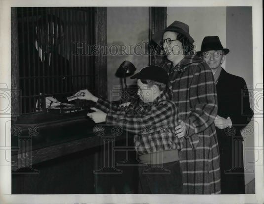 1940 Press Photo West Chester County James Murray Road Tolls - nea69510 - Historic Images