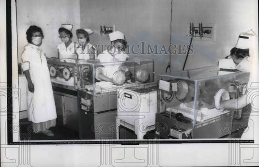 1962 Press Photo Mrs. Mary Halverson and quadruplets of Tacoma Gen. Hospital - Historic Images
