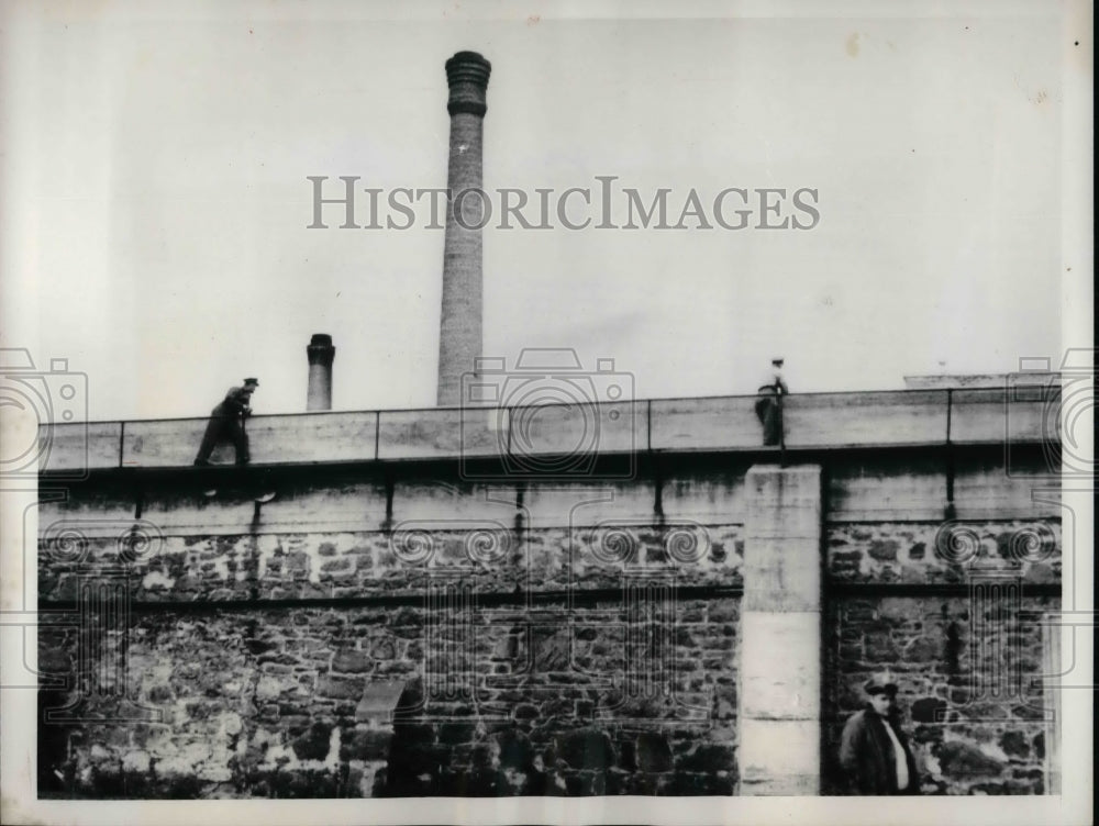 1955 guards at Wash. State penitentiary at a riot  - Historic Images