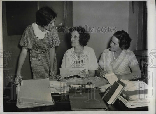 1933 Womens NRA Div. ME Hughes,W Smith & S Otto  - Historic Images