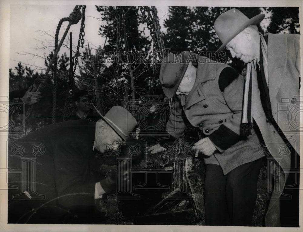 1944 Press Photo Fred de Mandel,Atty L Williams & Sheriff O Williams - nea69628 - Historic Images