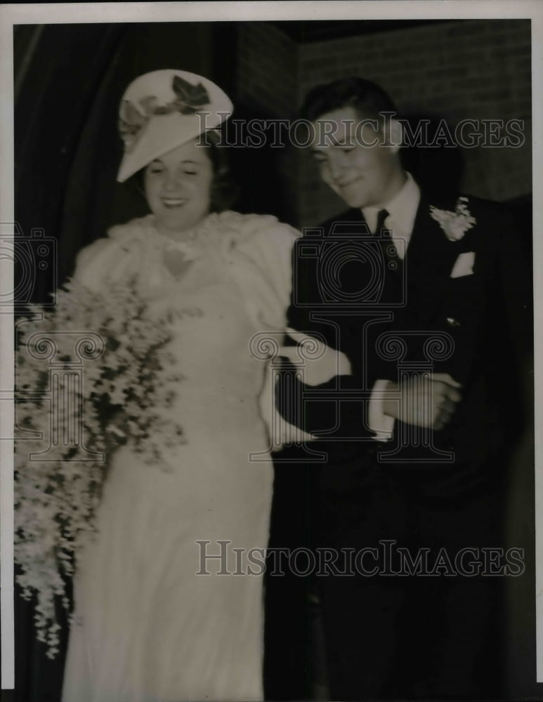 1938 Guy Stillman &amp; Nancy Holbrook wed in Dundee, Ill  - Historic Images