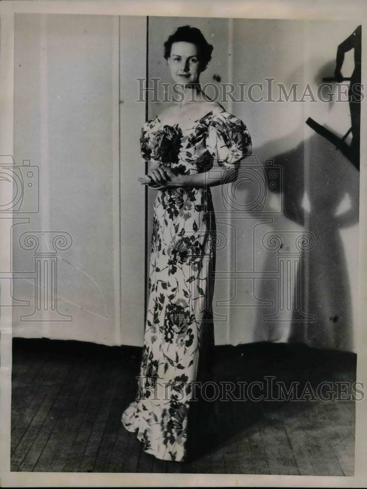 1937 Press Photo Lucille Monroe Massachusetts State College - nea69793-Historic Images