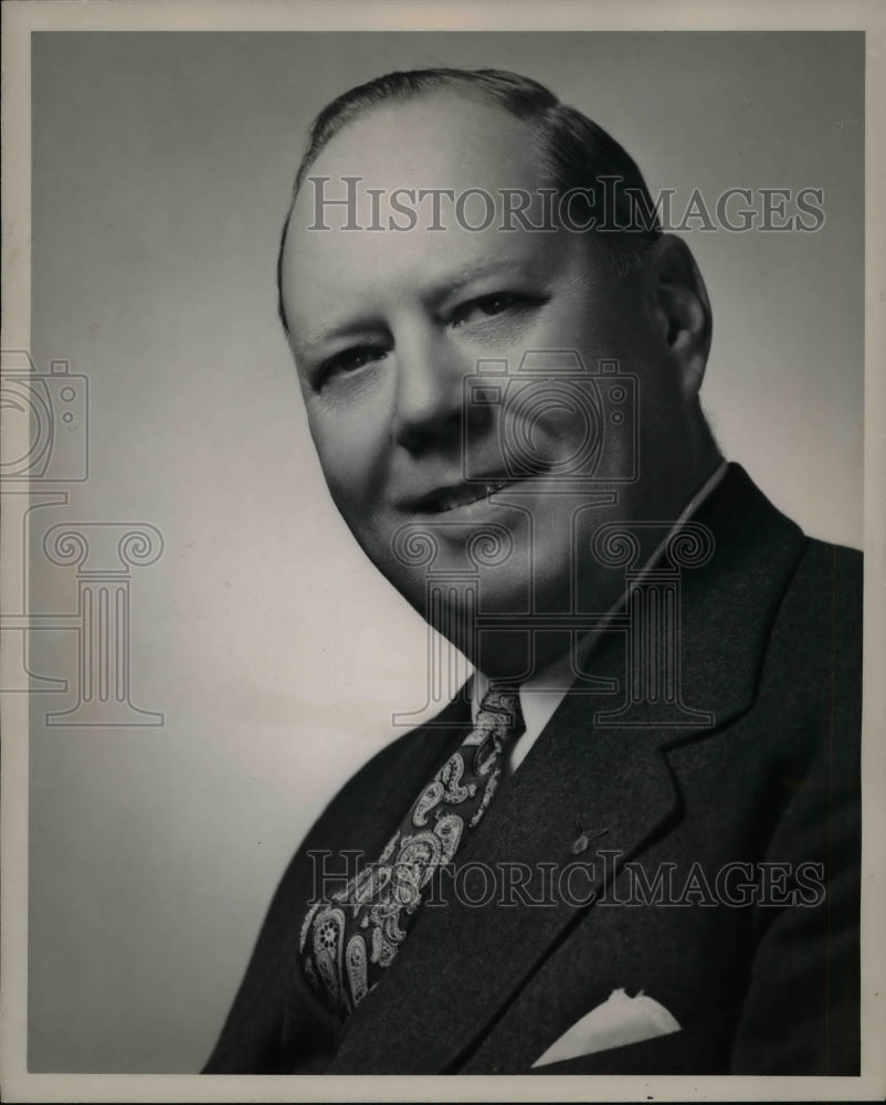 1946 Press Photo Stanley A Hedberg, exec asst of Pan American Airways - Historic Images