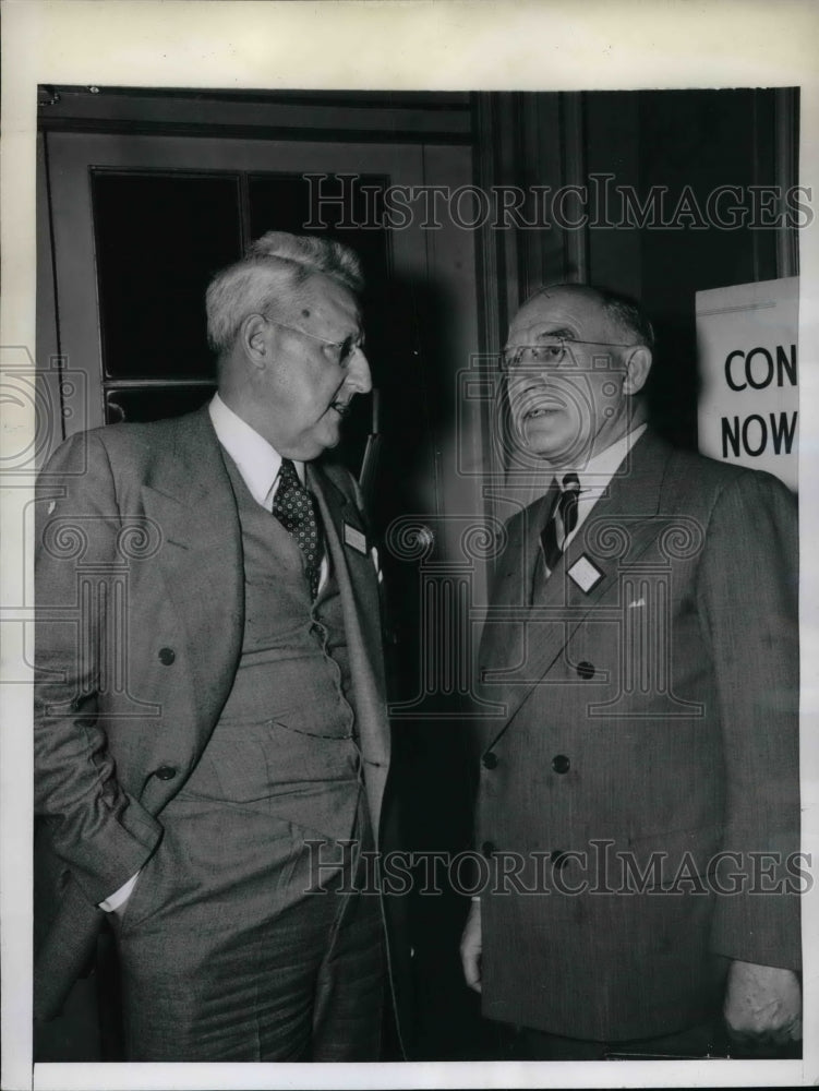 1943 Press Photo Publishers FA Lindsay &amp; Wm C Chandler - nea69901 - Historic Images