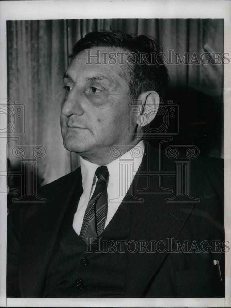 1949 John H Lawson, screenwriter charged with contempt of Congress - Historic Images