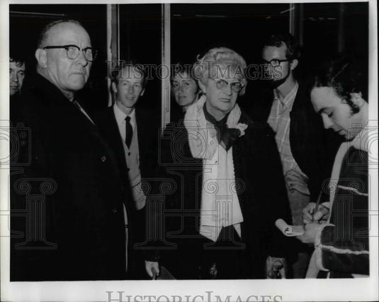 1972 Press Photo Mr & Mrs rank Gembala Passengers of Hijacked Plane - nea70052 - Historic Images