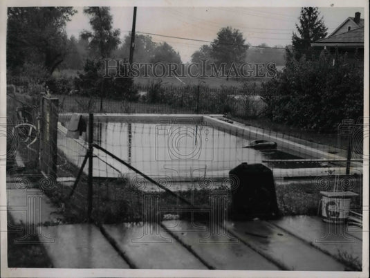 1958 Press Photo Pool at Wancata Home where a boy John drowned in the Water. - Historic Images