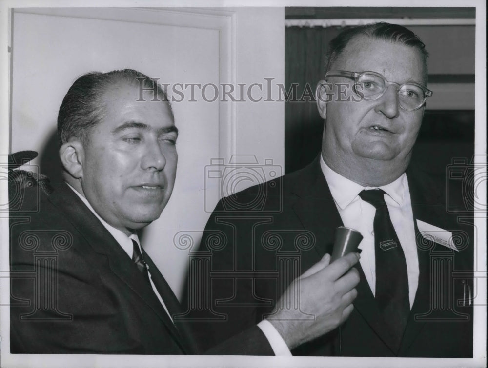 1961 Press Photo Harold Galvin pf Older Persona and Edward Trerpisa of Medina. - Historic Images