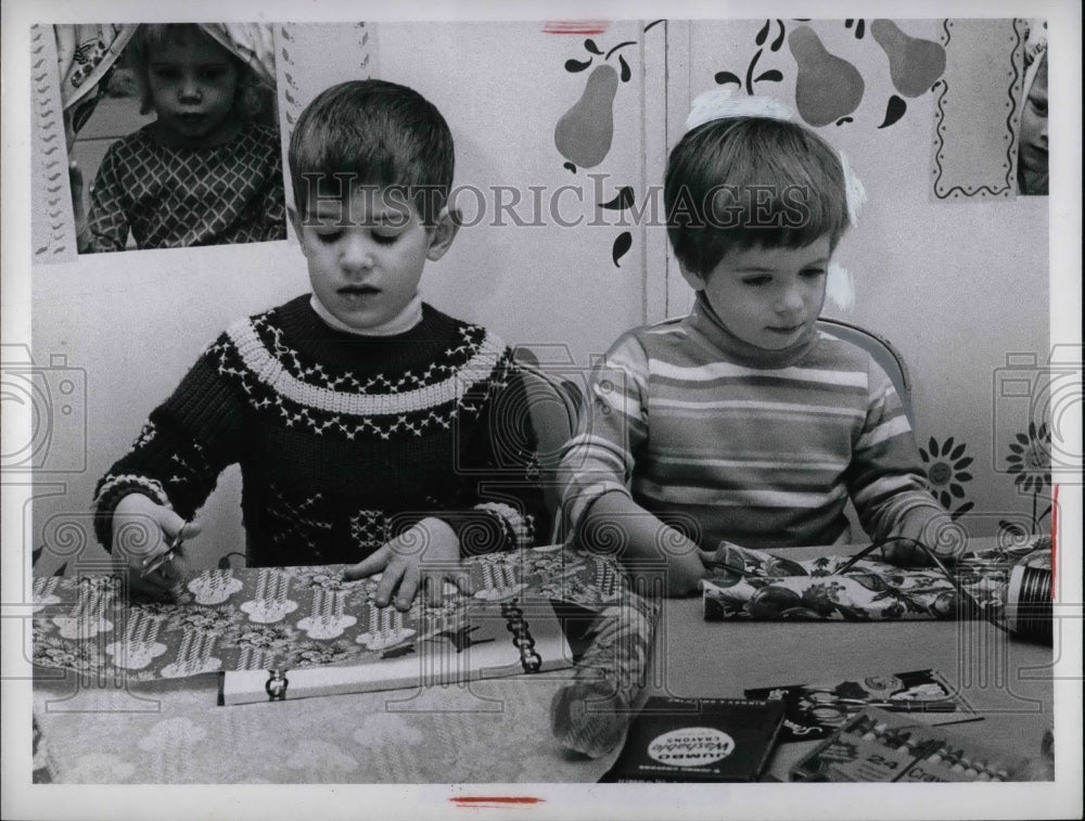 Press Photo Mark Gill &amp; Janice Brickley at Rocky River Coop. Nursery School - Historic Images