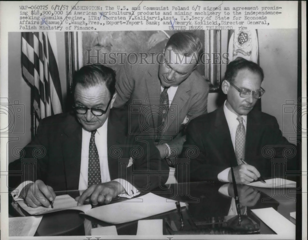 1957 Press Photo Thorsten V. Kalijarvi, Samuel C. Waugh & Henryk Kotlicki-Historic Images