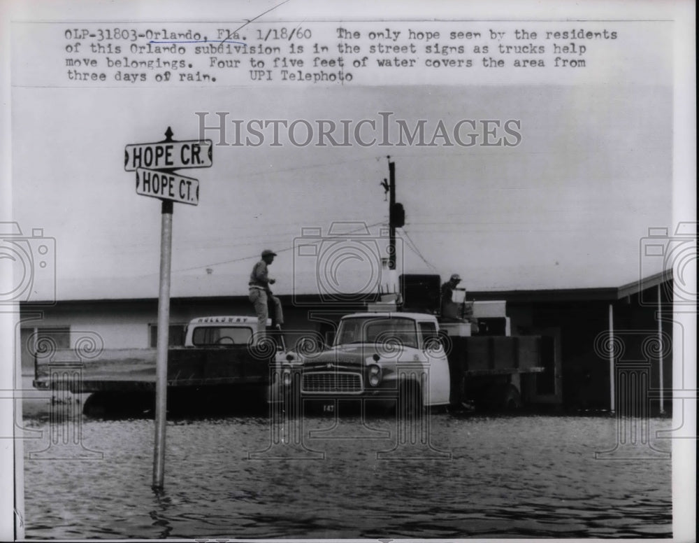 1960 Press Photo Four to Five feet water covers the area of Orlando Subdivision. - Historic Images