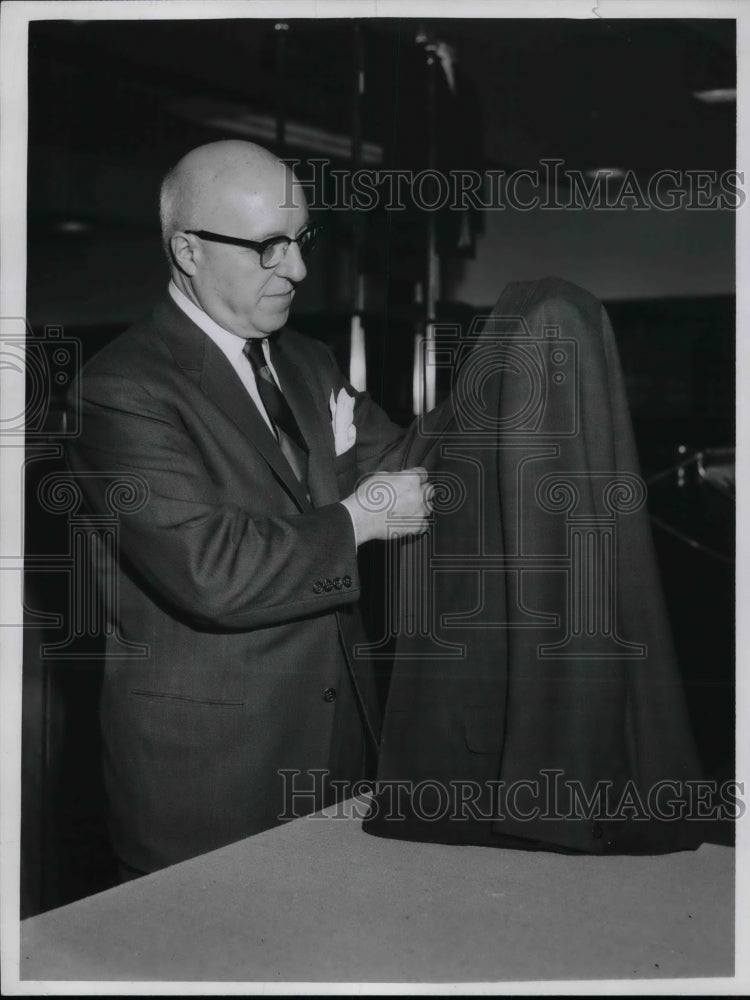 1962 Hugo Genignani Chief Designer of Walter - Historic Images