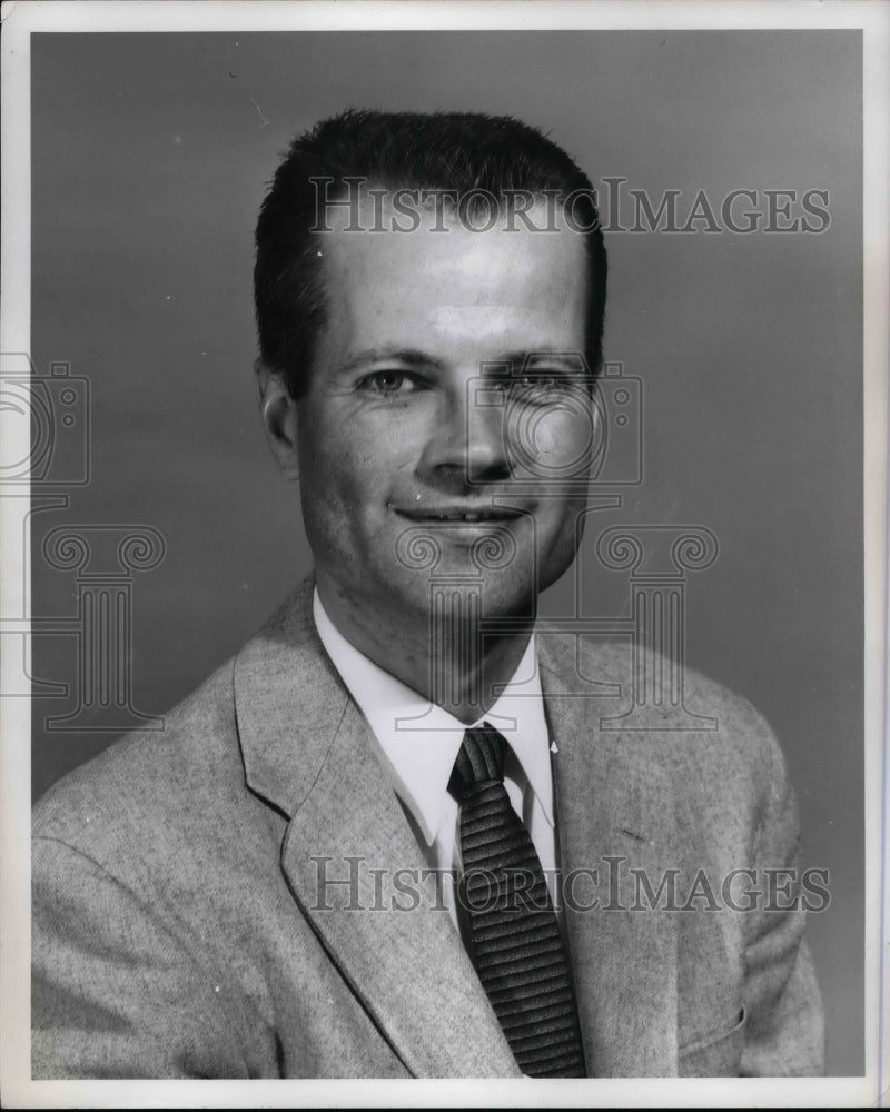 1961 Press Photo Larry Gore, Sales mgr Empire Builders & Supply Co. - nea70216 - Historic Images