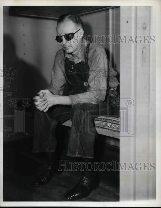 1941 San Mateo, Calif. Capt John Holmes on murder charges - Historic Images