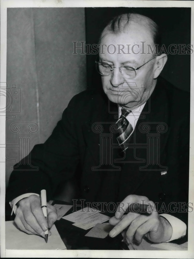 1941 Press Photo Vincennes, Ind Dr of optometry James H. Hammon - Historic Images