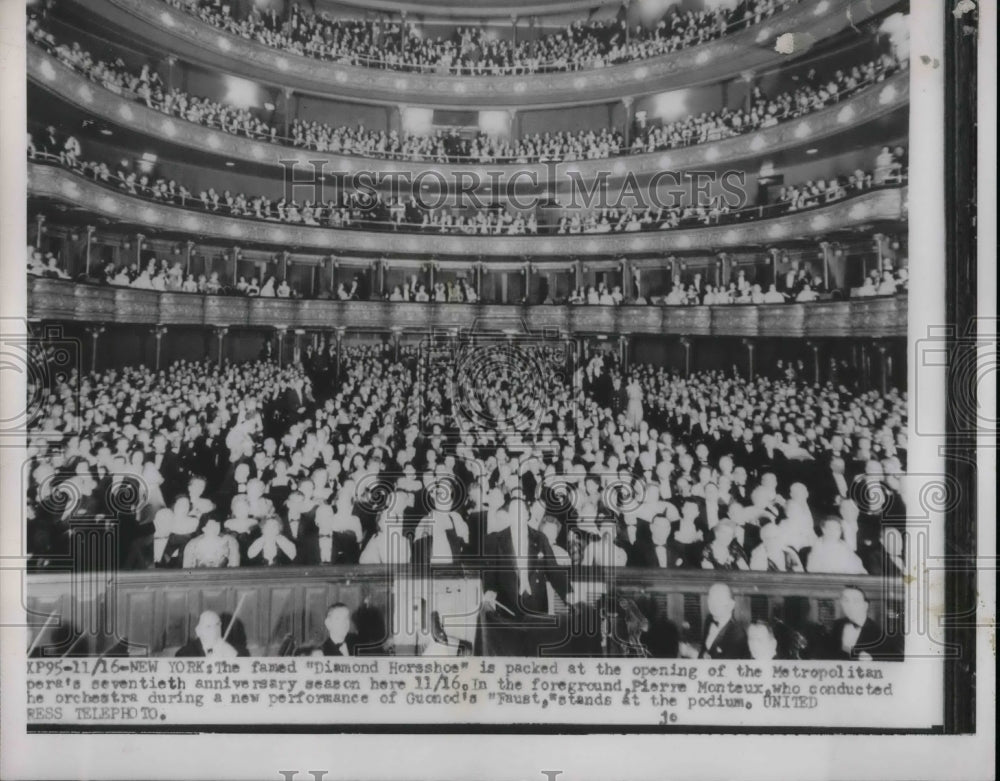 1953 Press Photo Metropolitan Opera House crowds in NYC for new season - Historic Images
