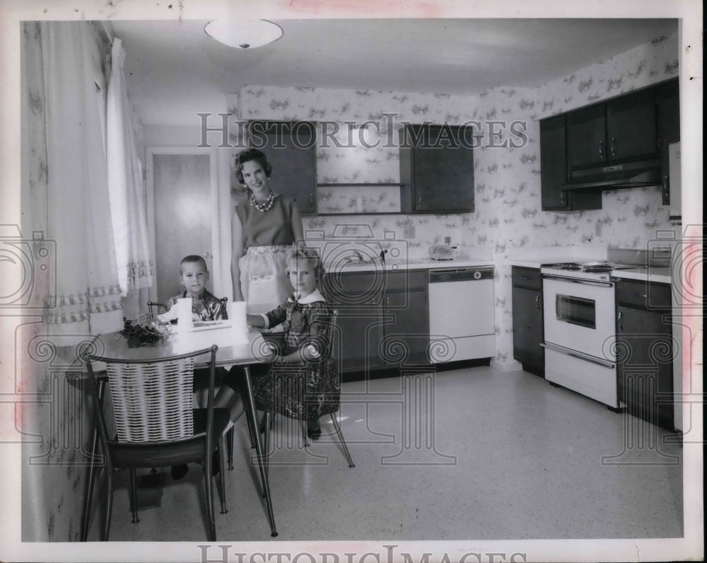 1954 Sagamoe Hills Estates apartment kitchen  - Historic Images
