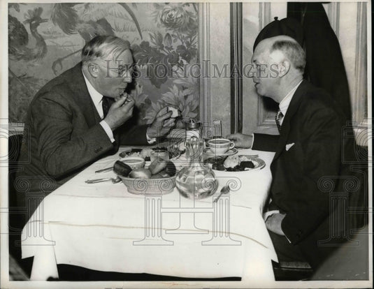 Press Photo John H. Hart & Herbert T. Chittenden at lunch - nea70416 - Historic Images