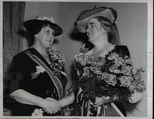 1941 Press Photo Mrs. William H. Pouch Mrs. Henry Robert - nea70431 - Historic Images