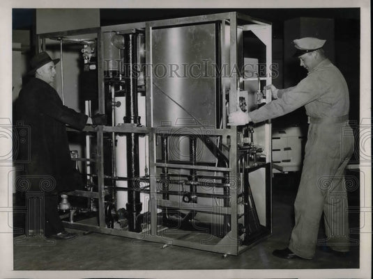 1946 Press Photo Central Utility Unit Does Away with Pipes in Homes - nea70499 - Historic Images