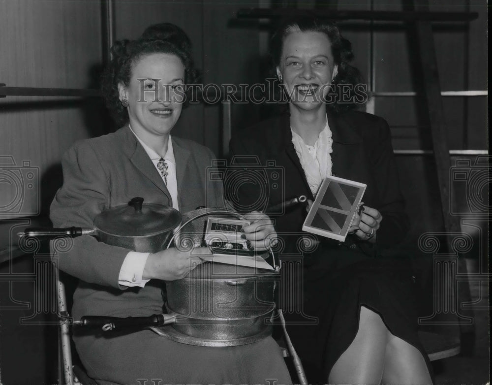 Mollie Finkle &amp; Irene Beasley, SInger  - Historic Images