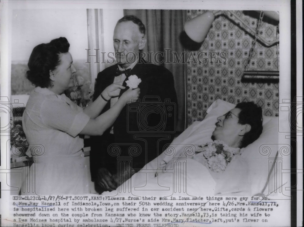 1956 Mr. and Mrs. Ray Hansell celebrate 50th wedding anniversary - Historic Images