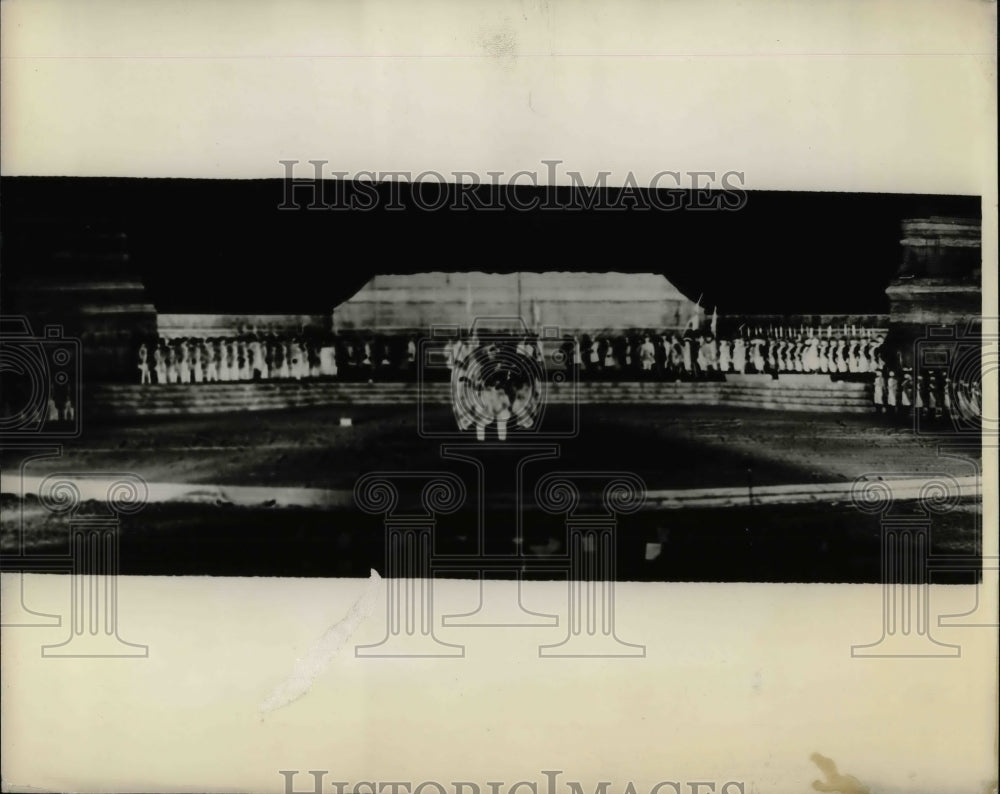 1934 Reenactment of France's surrender to England in 1759 - Historic Images