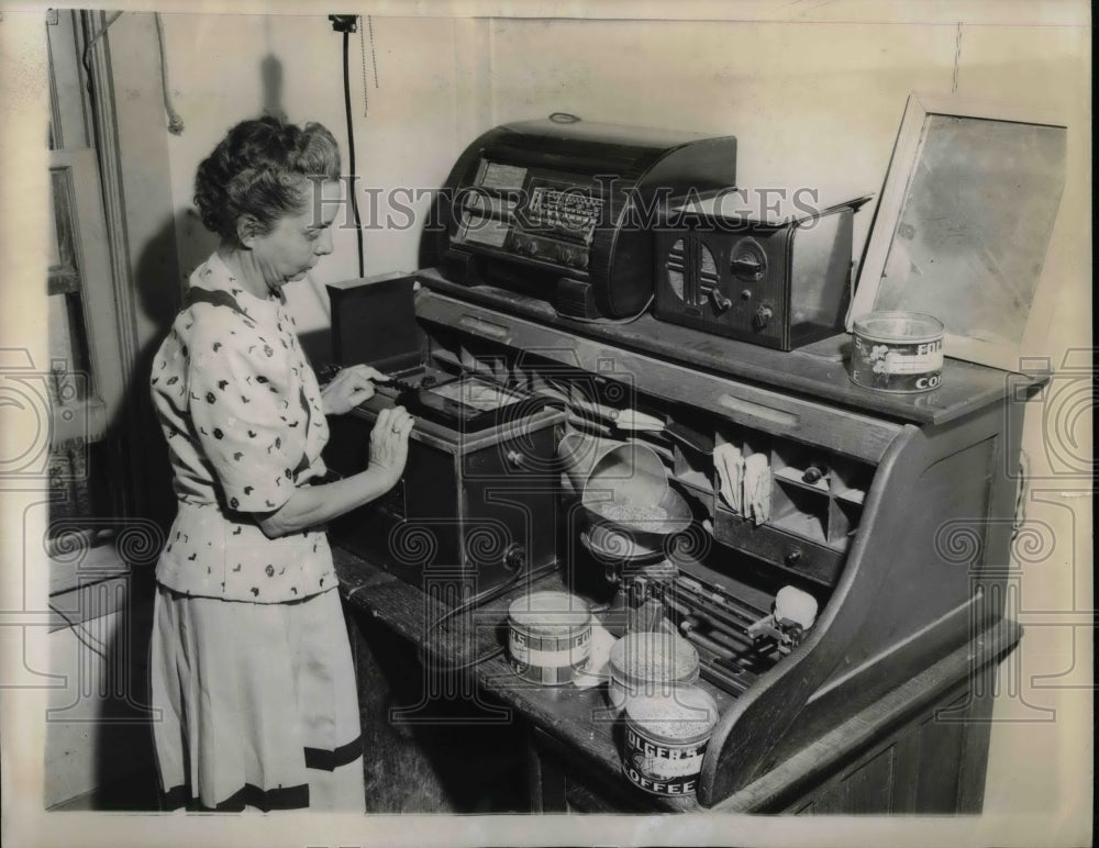 1943 Hazel Harris Operates A Moisture Testing Machine  - Historic Images
