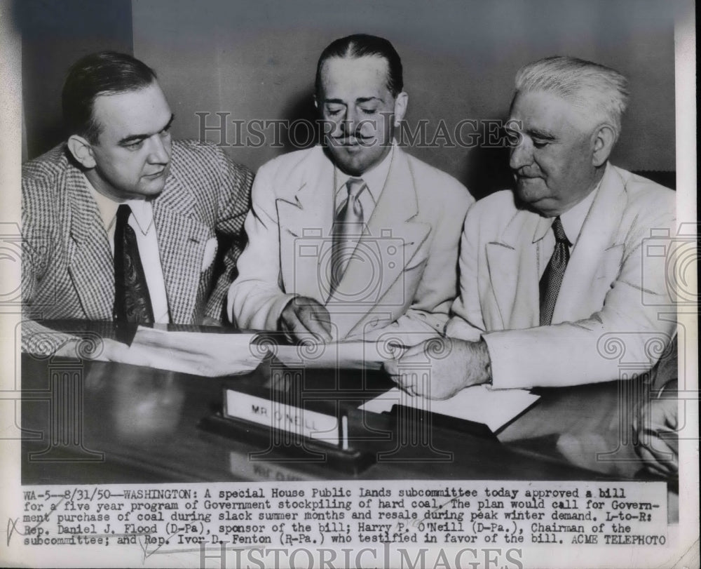 1950 House Public Lands subcommittee stockpiles coal  - Historic Images