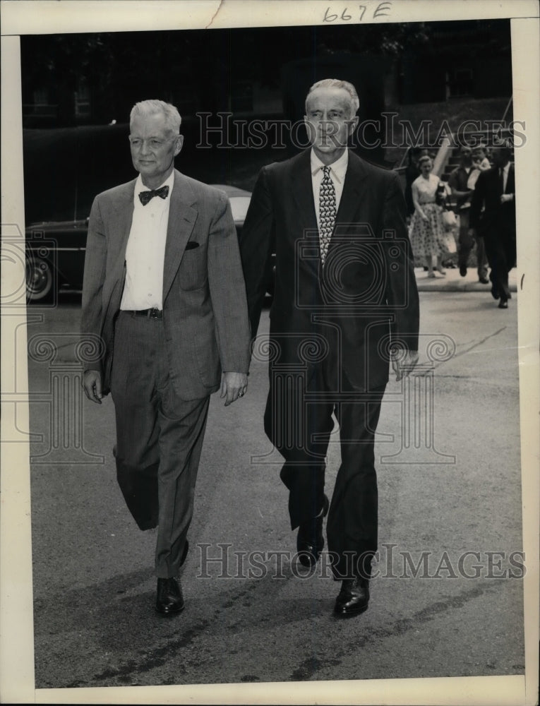 1956 Press Photo Presisential Asst. She-man Adams and Gen. Wilton Person.-Historic Images
