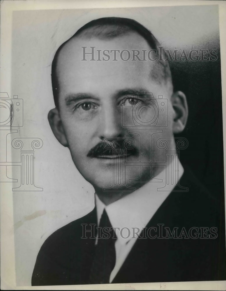 Press Photo Col. Leonard Ayres posing for photo - nea70791 - Historic Images