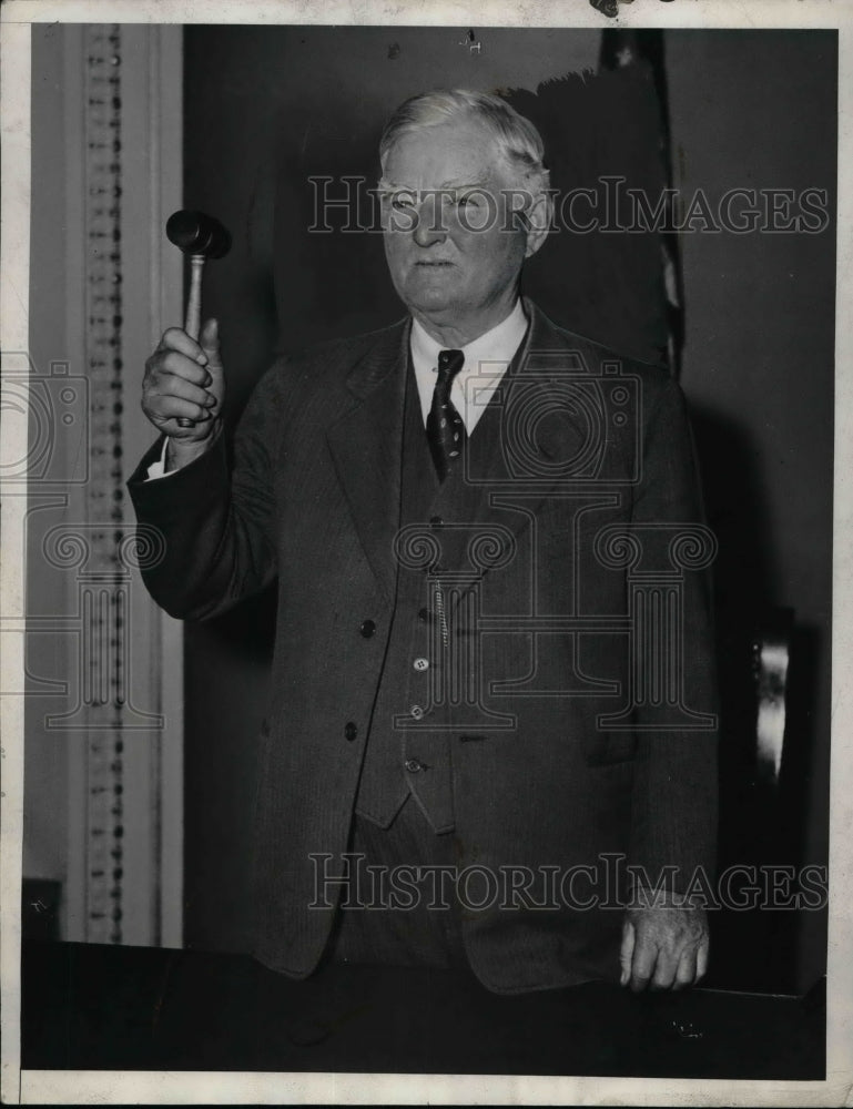 1933 Press Photo Vice Pres. John Nance Garner on the rostrum of Senate Chamber - Historic Images