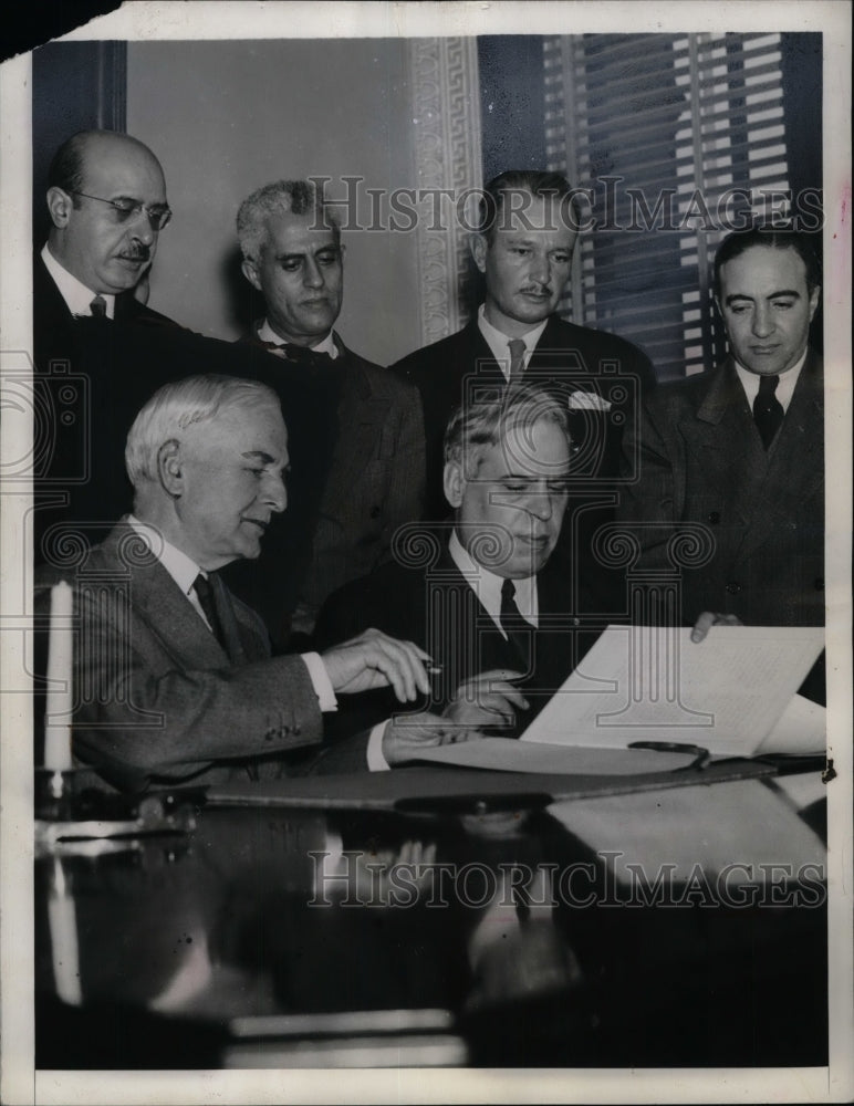 1941 Sec. of state Cordell Hull and ambassador Don Francisco - Historic Images