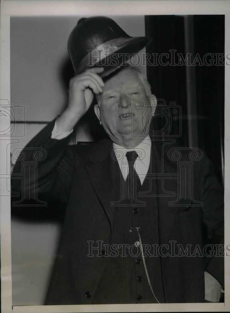 1939 Press Photo Vice Pres. John Nance Garner all set for big game hunt as he - Historic Images