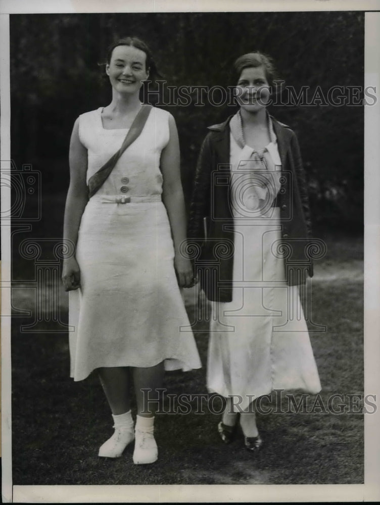 1933 Elizabeth Murray Mackenzie &amp; Alva Detwiler scholarship awardees - Historic Images