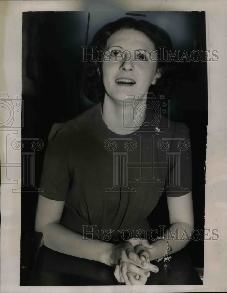 1937 Louisa Corchia debuting at Carnegie Hall  - Historic Images