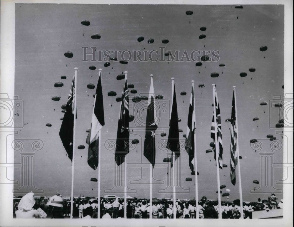 1960 Press Photo Flags of 8 SEATO Nations in Bangkok as US &amp; Thailand Para- - Historic Images