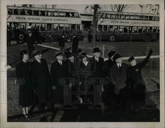 1939 NY Mayor La Guardia & others at the World's Fair  - Historic Images